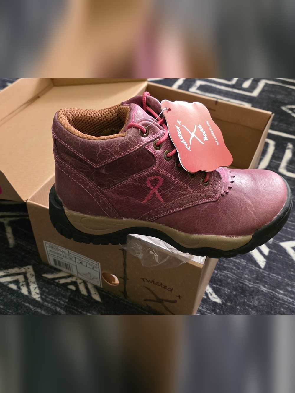 NWT Twisted X Size 7 Breast Cancer